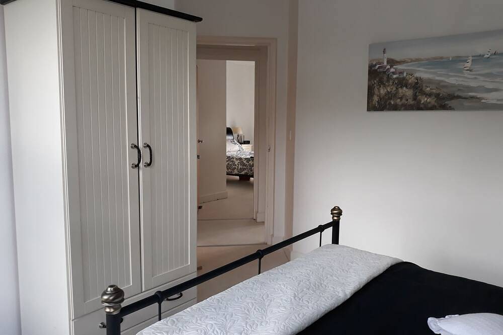 Entire apartment, Penthouse Apartment overlooking the beach views of Inch Island,Fahan Marina etc. in Inishowen, Lough Swilly