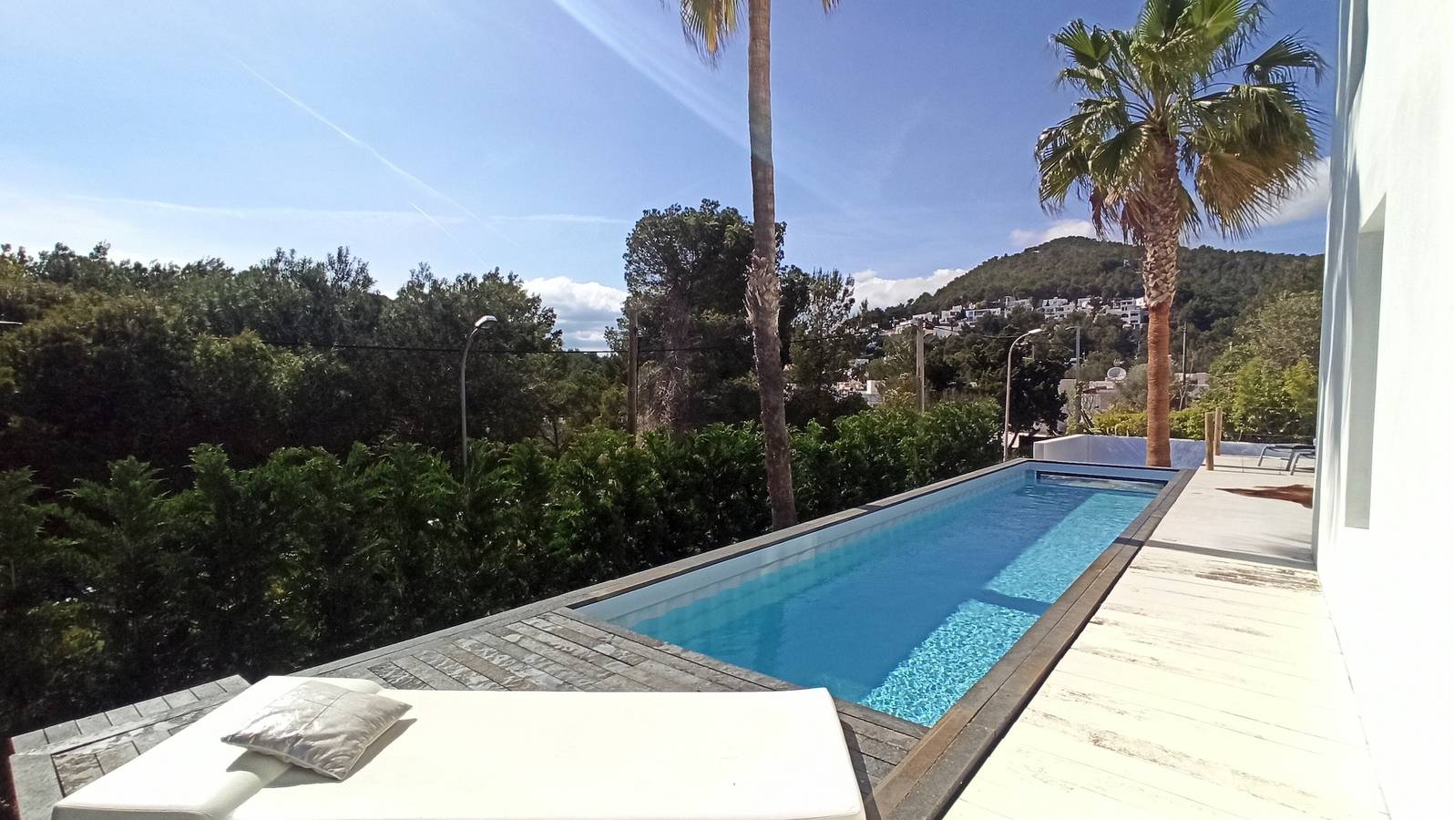 Fantástica mansión de lujo cerca de la playa con piscina, bañera de hidromasaje in Cala Llonga, Santa Eulària des Riu