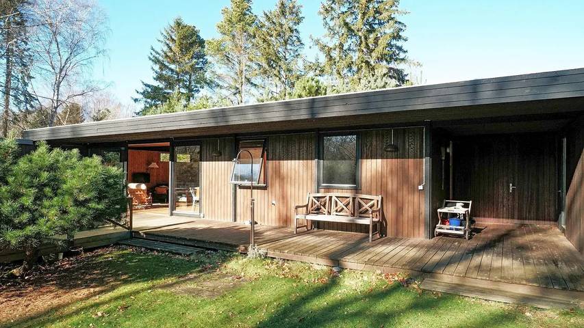 Ferieudlejning for 5 personer, med terrasse i Nykøbing Sjælland