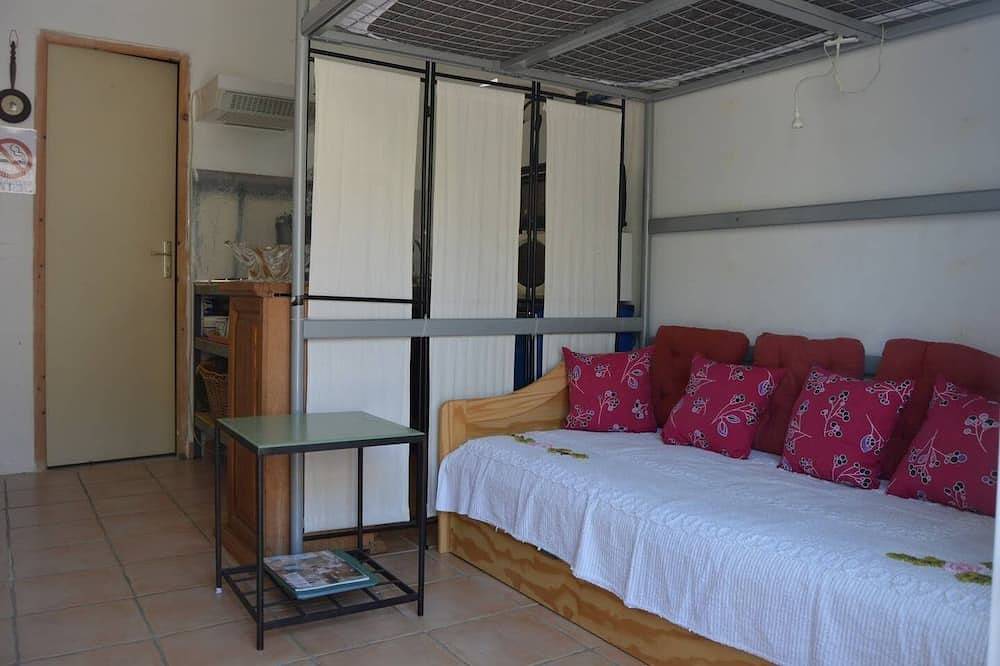 Entire apartment, Gîte en Provence - Medieval village, near Verdon. in Montfort-sur-Argens, Brignoles region