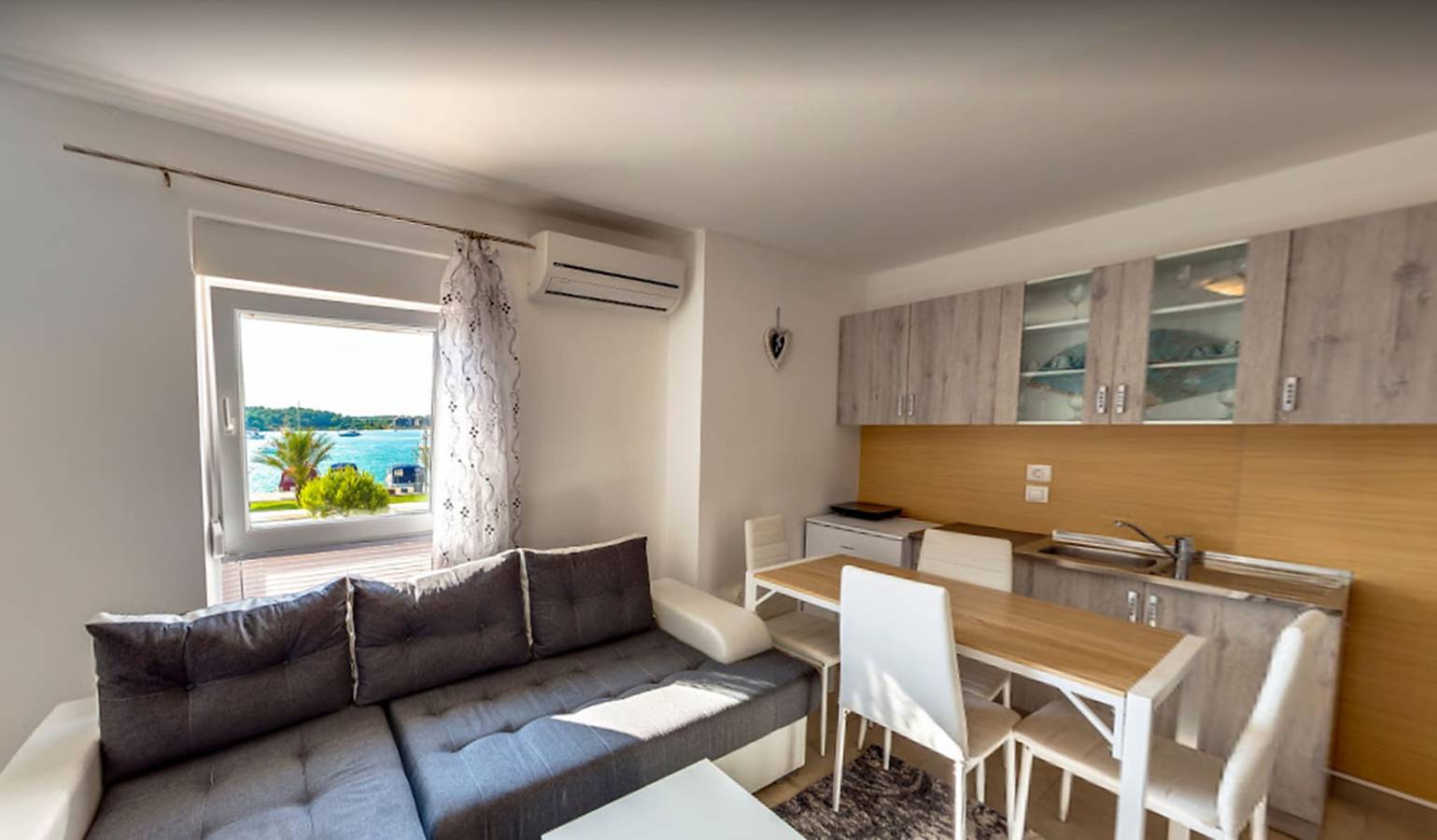 Cały apartament, Belvi C1 with Sea View in Medulin City, Medulin