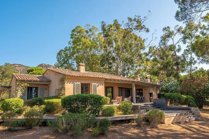 Maison de vacances pour 12 personnes, avec Terrasse et Jardin dans Palombaggia