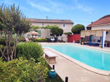 Gîte pour 4 personnes, avec jardin ainsi que piscine et vue à Pineuilh