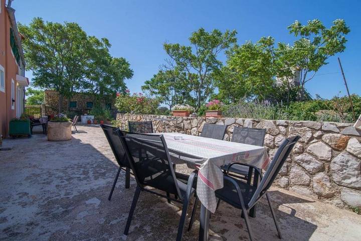 Ferienwohnung für 5 Personen, mit Balkon/Terrasse, mit Haustier in Veli Losinj