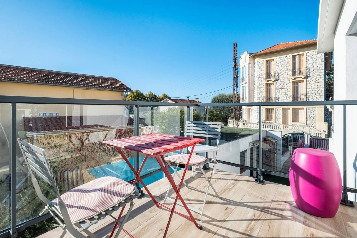 Appartement entier, Appartement 'T3 Cros De Cagnes Bord De Plage' avec terrasse privée, Wi-Fi et climatisation in Cros de Cagnes, Cagnes-sur-Mer