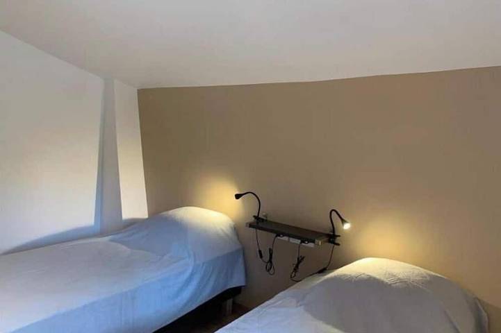 Location de vacances pour 6 personnes, avec terrasse dans Abbaye de Saint Martin du Canigou - 2