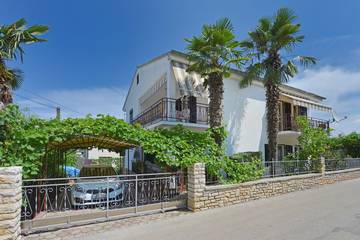 Ferienwohnung für 3 Personen, mit Balkon/Terrasse in Poreč