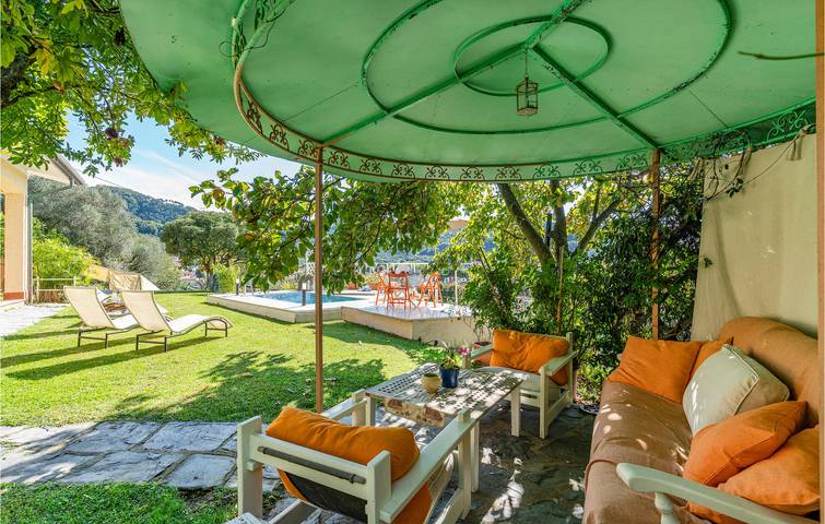 Apartment mit Meerblick, Parkplatz, AC, Pool und Garten in Massarosa, Italienische Riviera