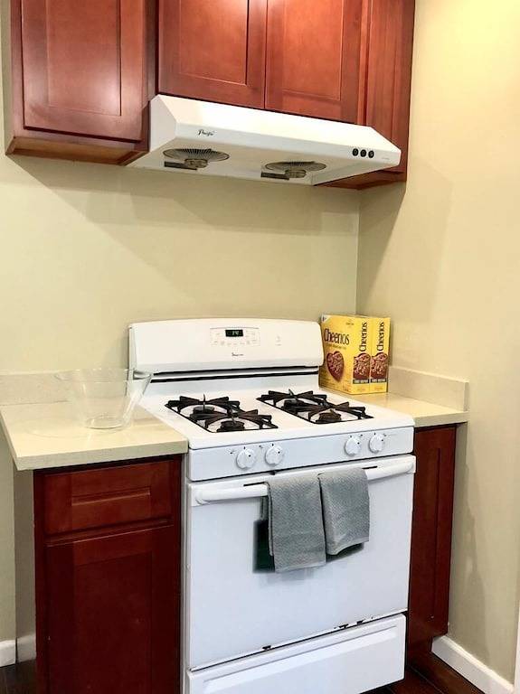 Moderner Luxus in der Quiet Street 4B / 2Ba mit Parkplatz + Bart in El Cerrito, Contra Costa County