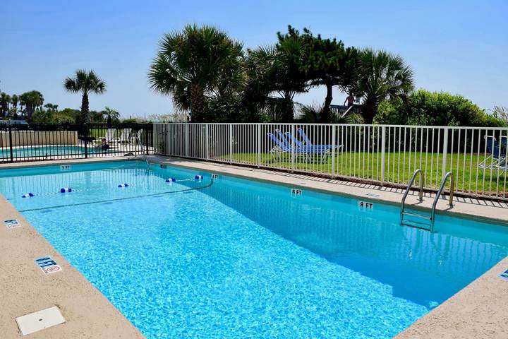 Studio for 4 people, with ocean view and pool as well as balcony and yard - 1