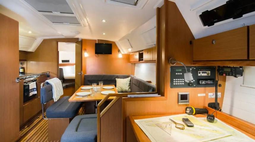 Vakantieboot 'Barco en Port Olympic' met dekken & Wi-Fi in Port Forum, Sant Adrià de Besòs