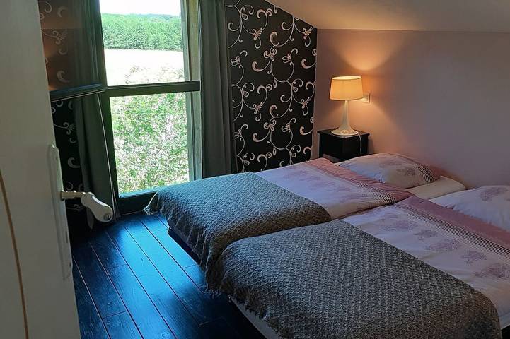 Location de vacances pour 6 personnes, avec piscine et jardin à Pressignac-Vicq - 4