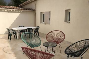 Gîte pour 4 personnes, avec terrasse à Villelaure