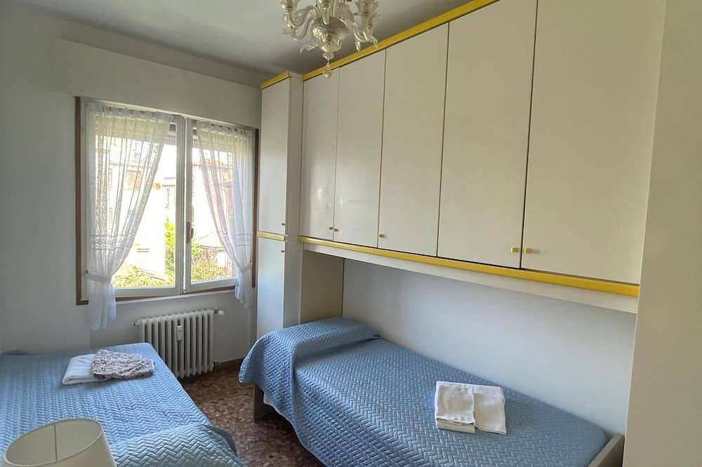 Ganze Wohnung, Penthouse in the green, with a view of Venice. 15 minutes by transportation to Venice center in Lido di Venezia, Venedig