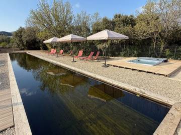 Gîte pour 15 personnes, avec jacuzzi et jardin, animaux acceptés à Saint-Mathieu-de-Tréviers