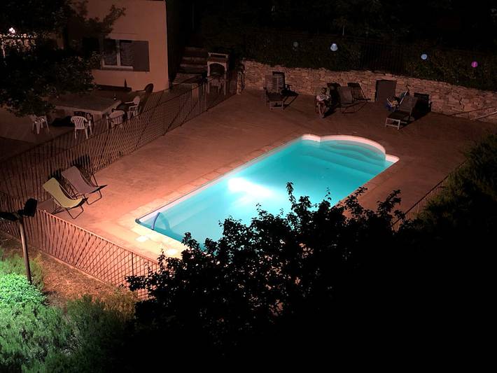 Gîte pour 10 personnes, avec terrasse ainsi que jardin et piscine, animaux acceptés en Provence-Alpes-Côte d'Azur - 3
