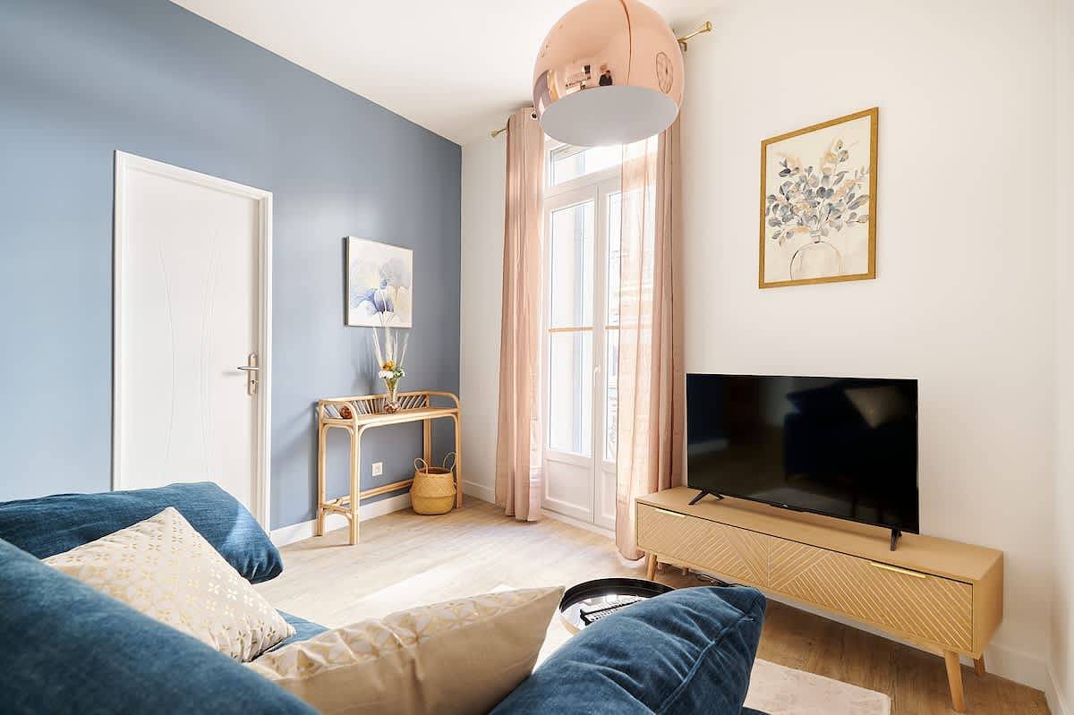 Apartamento entero, Luxury Stay with view Les Halles, balcony, A/C in Béziers, Côte d'Améthyste