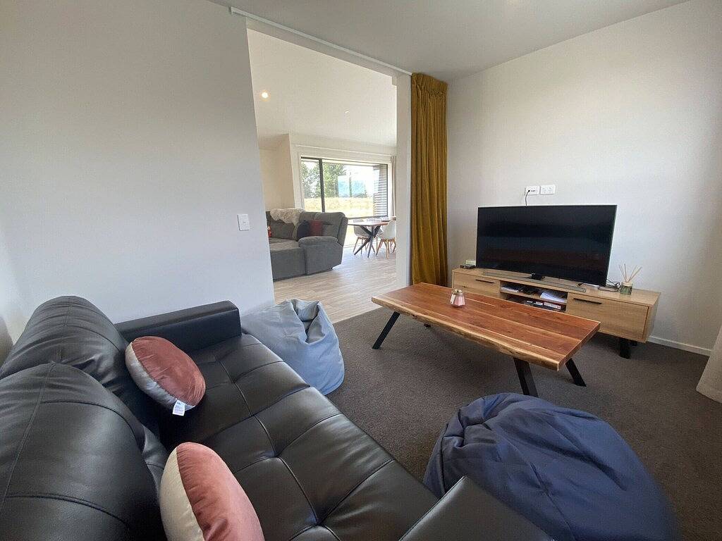 Ruataniwhat Retreat - Free Wifi in Twizel, Mackenzie District