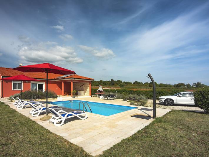 Villa pour 7 personnes, avec jardin et piscine, adapté aux familles à Barban - 4