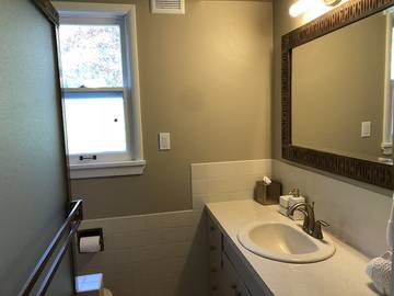 Vacation Home for 12 Guests in Hood River, Oregon, Picture 1