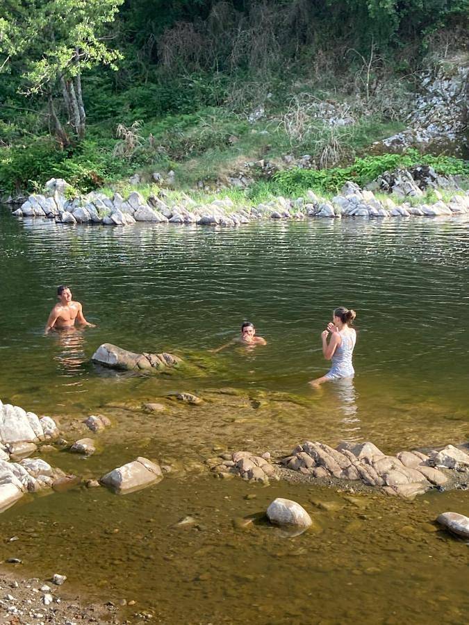 Gîte pour 4 personnes, avec vue et terrasse, animaux acceptés à Chalencon - 3