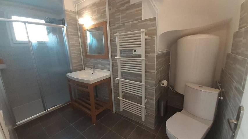 Location de vacances pour 7 personnes, avec vue et jardin, adapté aux familles à Villedieu-les-Poêles - 3