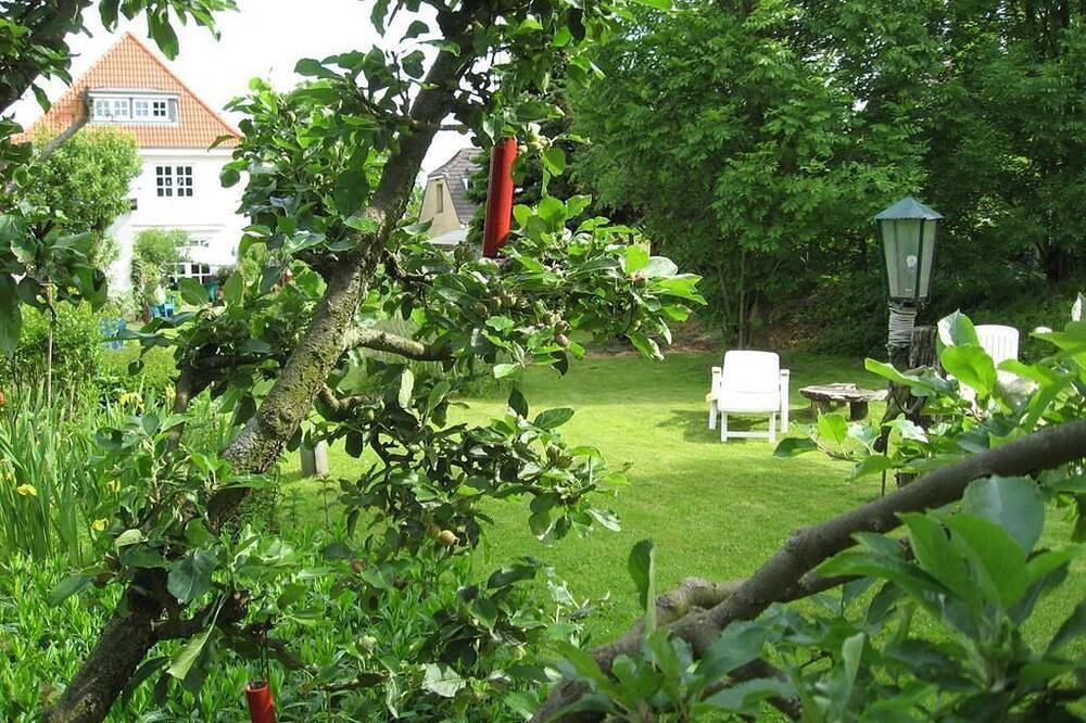Gartenparadies - Luys Gästehaus in St. Peter-Bad, St. Peter-Ording