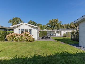Ferienhaus für 20 Personen, mit Balkon/Terrasse und Sauna sowie Terrasse am Veluwemeer
