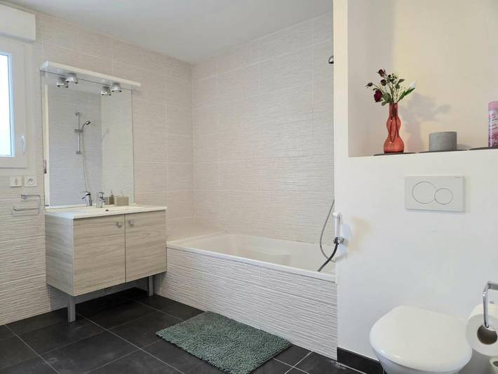 Gîte pour 8 personnes, avec vue et terrasse à Ambilly - 3