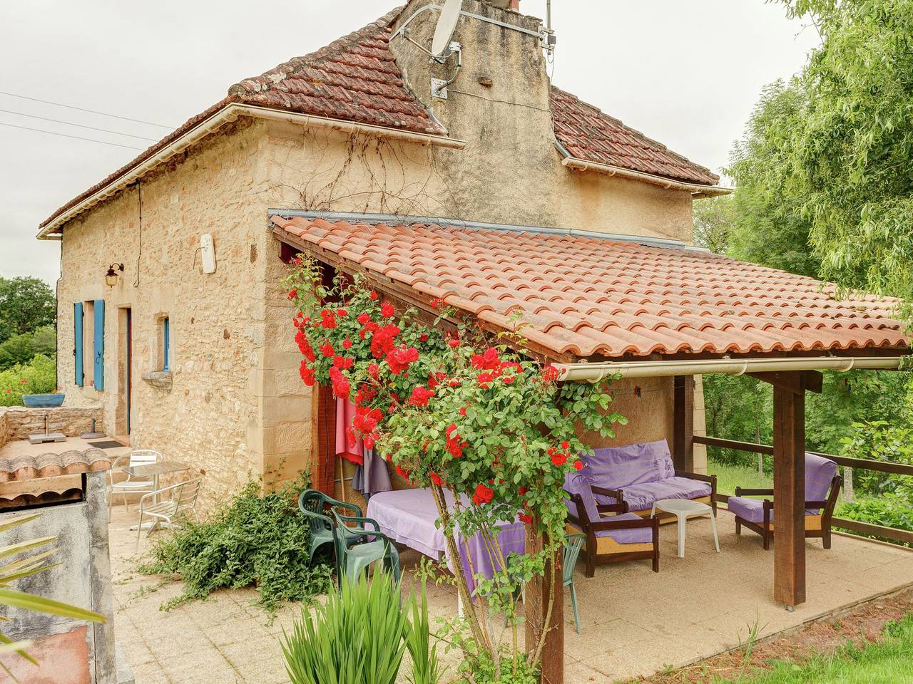 Ferienhaus in Besse am See und Wald in Besse, Périgord Noir