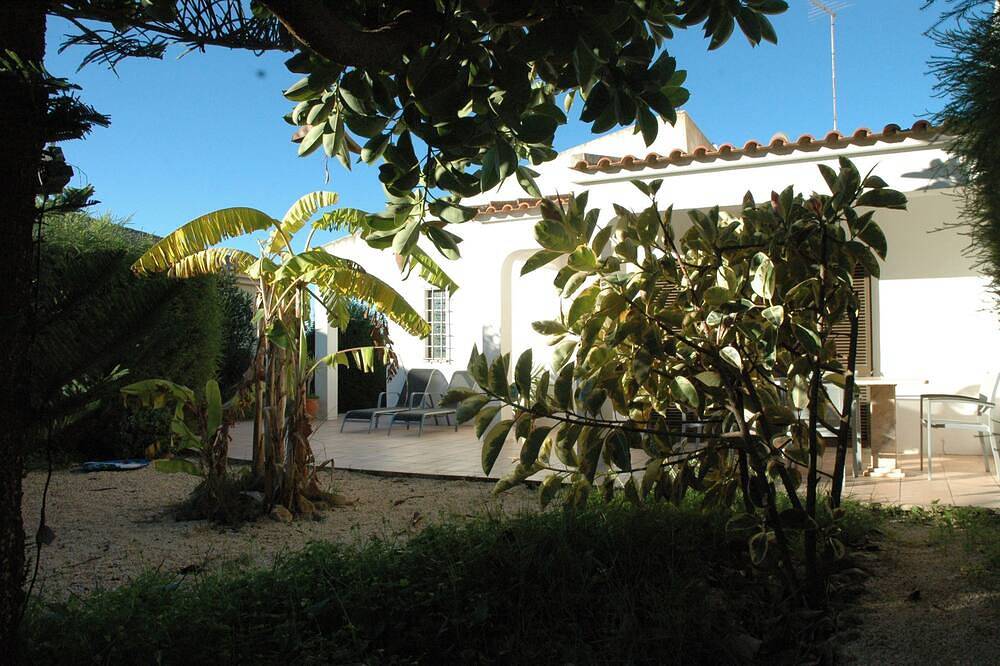 Renoviertes Ferienhaus mit tollem mediterranem Garten in Vila do Bispo e Raposeira, Naturpark Südwest-Alentejo und Costa Vicentina