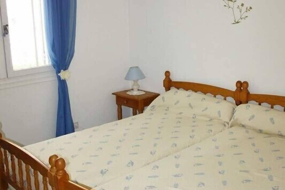 Cottage with private pool in Roussillon in Roussillon, Parc naturel régional du Luberon