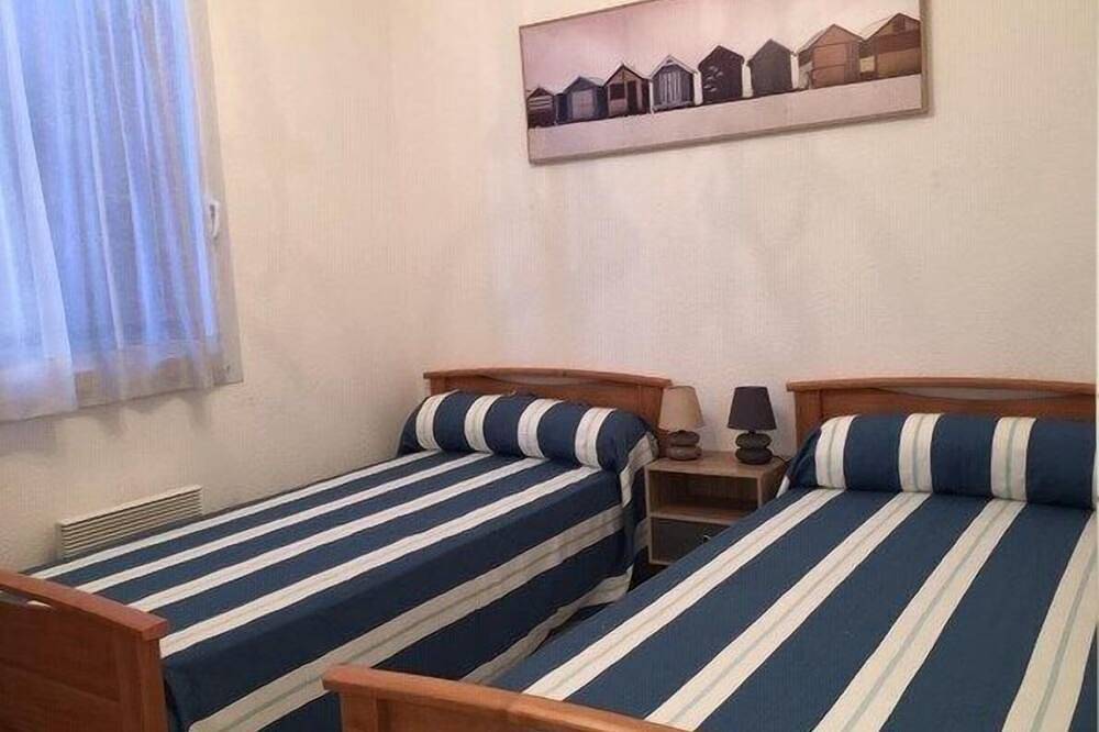 Apartamento entero, Apartment in quiet residence with swimming pool and private parking 4Hamcl2A in Claira, Côte d'Améthyste