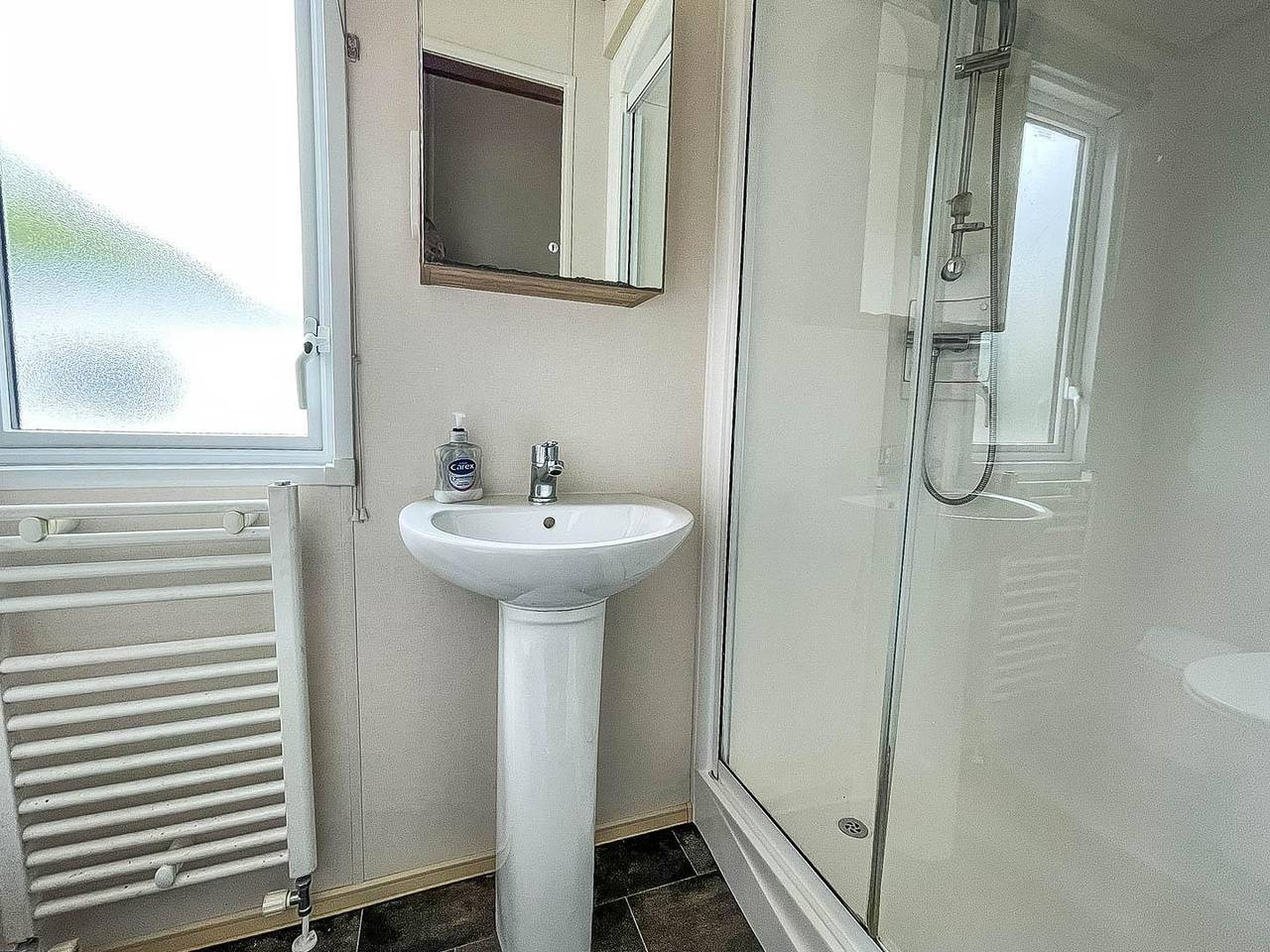 Caravansleeps6-Hottub-Garden-Waterwonderland in Tattershall, Lincolnshire