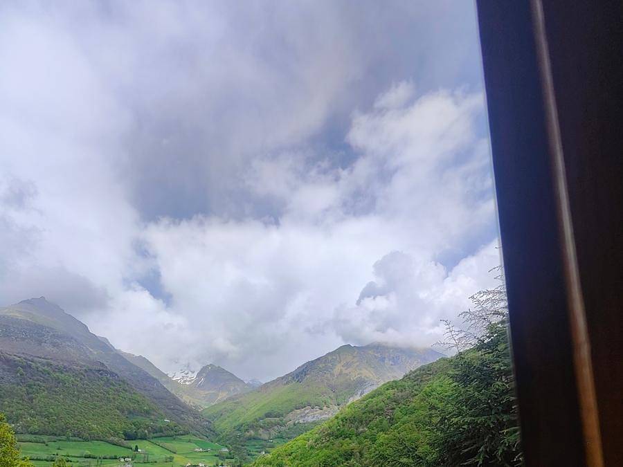 Camping Les Tilleuls - Tiny house 2 personnes - Roulotte Gentiane 12 M² in Gèdre, Parc national des Pyrénées