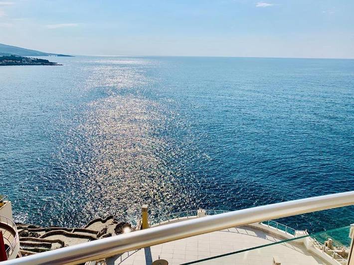 Vacation rental for 5 people, with Balcony and Hot tub as well as Terrace and Pool in Montenegro