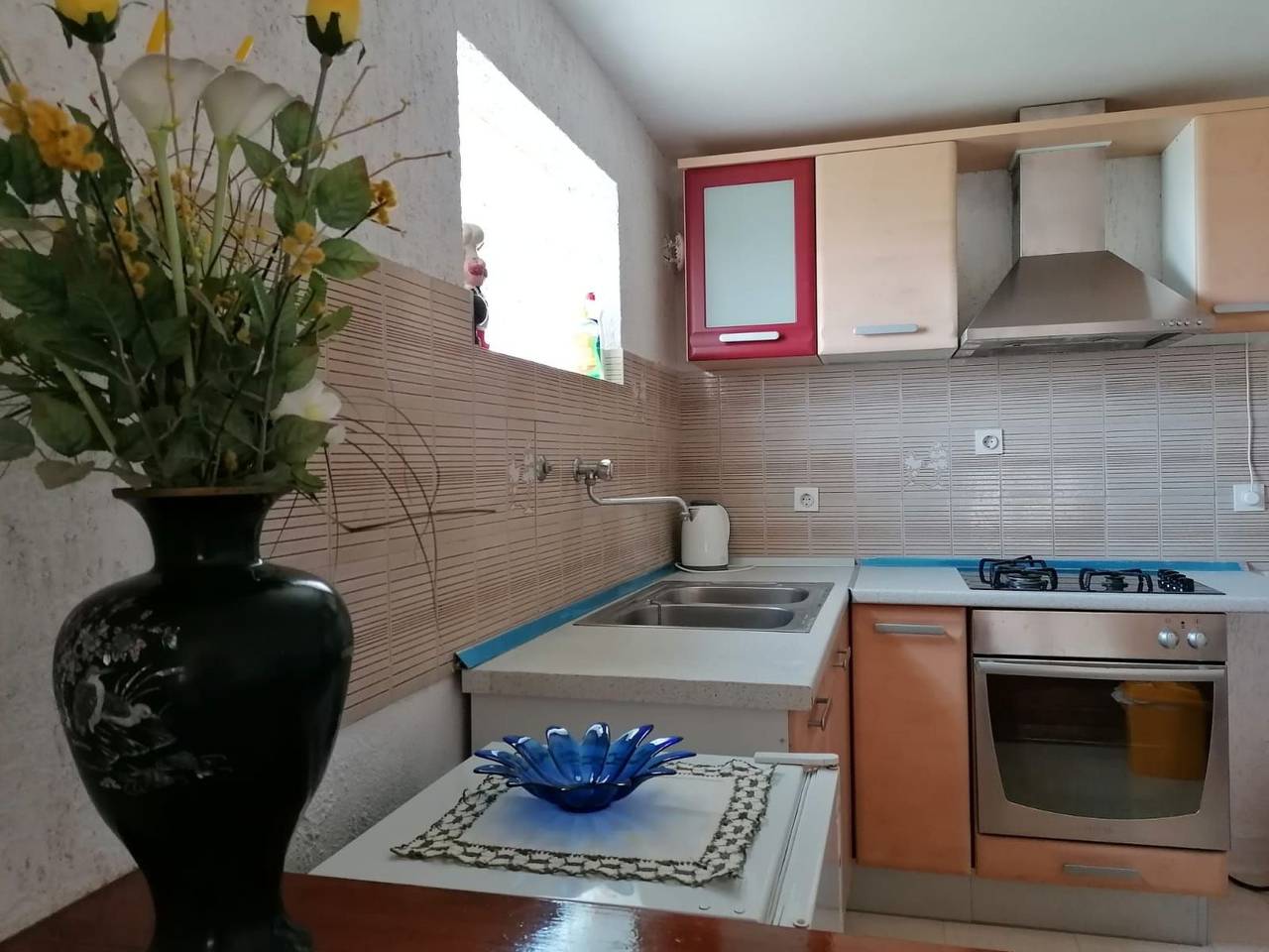 Ganze Wohnung, Apartment direkt am Meer mit Anlegeplatz in Betina, Tisno