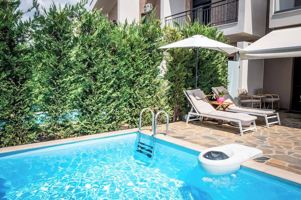 Sithoniars Luxury Two Floor Maisonette with private Pool & Garden in Nikiti, Sitonia Schiereiland