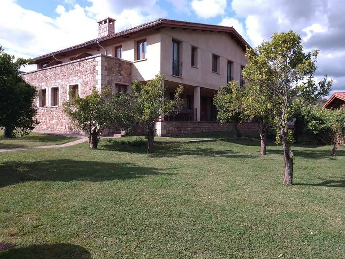 Casa rural para 2 personas, con balcón además de vistas y jardín en Cadalso (desambiguación)