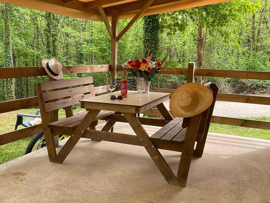 Camping La Chêneraie **** - Gîte 4 personnes - Cottage La Gariotte - 4 personnes - 2 chambres - Climatisé - Télévision - Lave-vaisselle - S in Saint-Géry-Vers, Parc Naturel Régional des Causses du Quercy