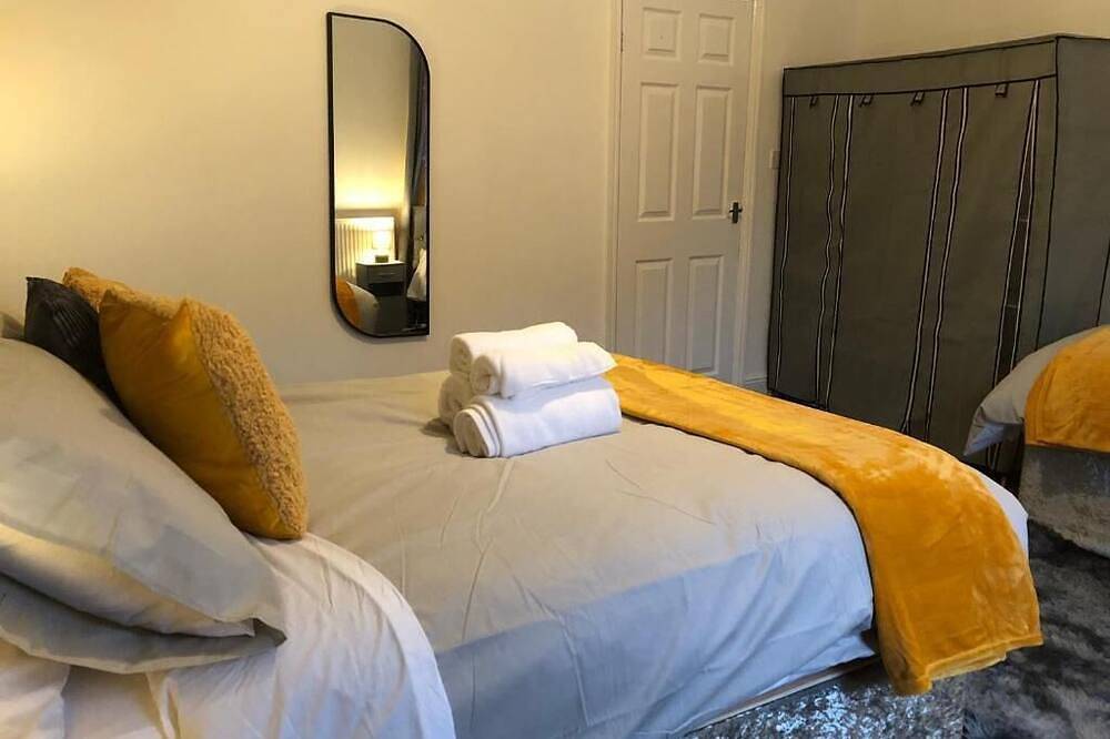 Comfort Home From Home Bolton Central Hilden St - Sleeps - 10 in Bolton, Grand Manchester
