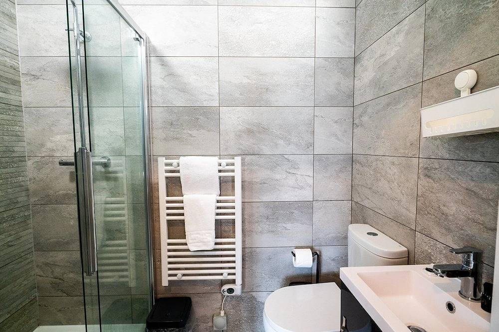 Entire apartment, Cohost Partners ✨ Converted Chapel Retreat in Swansea, Swansea region