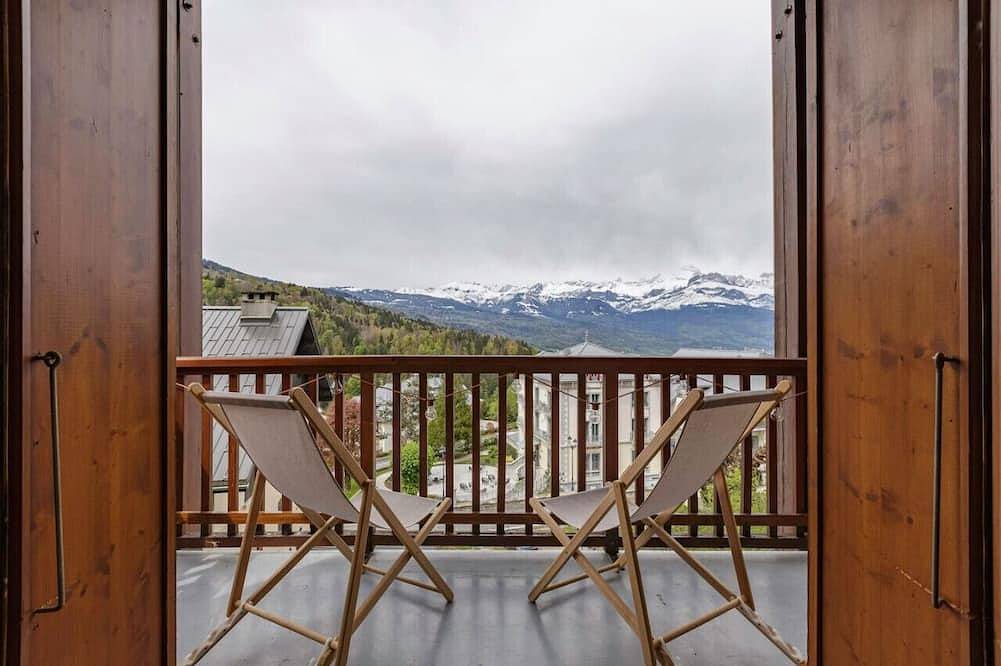 Appartement entier, Tramway - Appart Vue 180° | Parking | 5mn Centre & Remontées in Saint-Gervais-les-Bains, Pays du Mont-Blanc