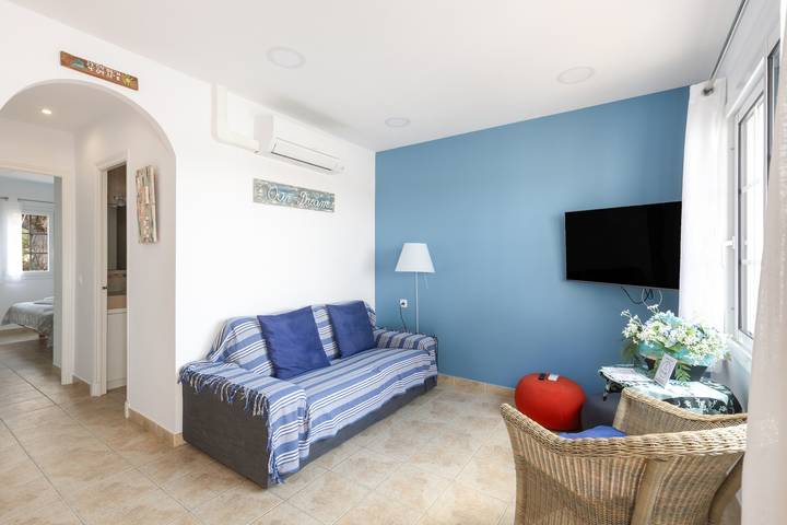 Ganze Wohnung, Ferienwohnung 'Safir Apartment' mit Meerblick, Wlan und Klimaanlage in San Jaime Mediterráneo, Alaior Gemeinde