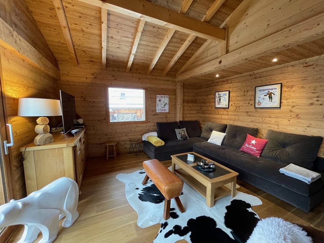 Comfortable chalet for 12 with Wifi and parking, near slopes in Crest-Voland, Albertville region