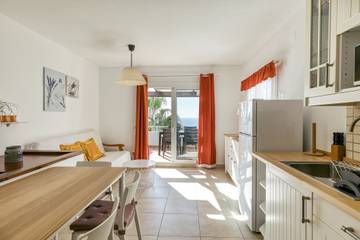Villa voor 4 Personen in Canyelles Petites, Roses, Afbeelding 1