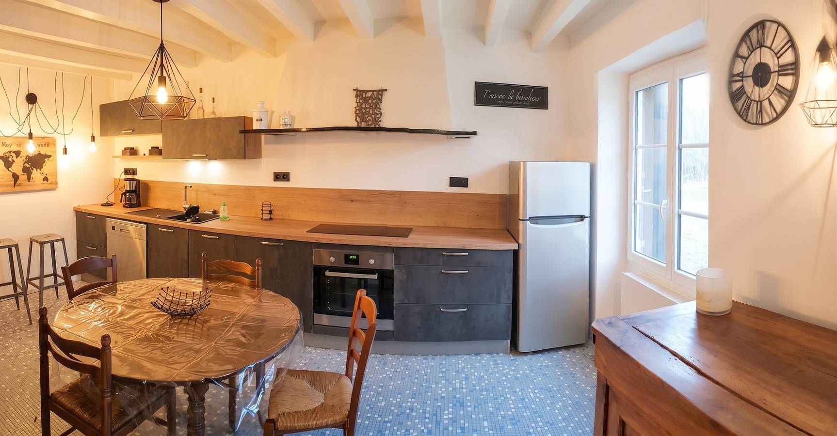 Maison de charme avec jardin aux Trois-Moutiers, 116 m², 6 pers. in Les Trois-Moutiers, Vienne (France)