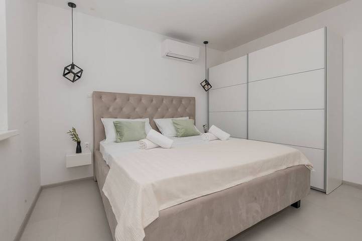 Villa Karin - New - modern villa, Ev charger,pool, amazing view, playground, Bbq in Imotski, Makarska Riviera