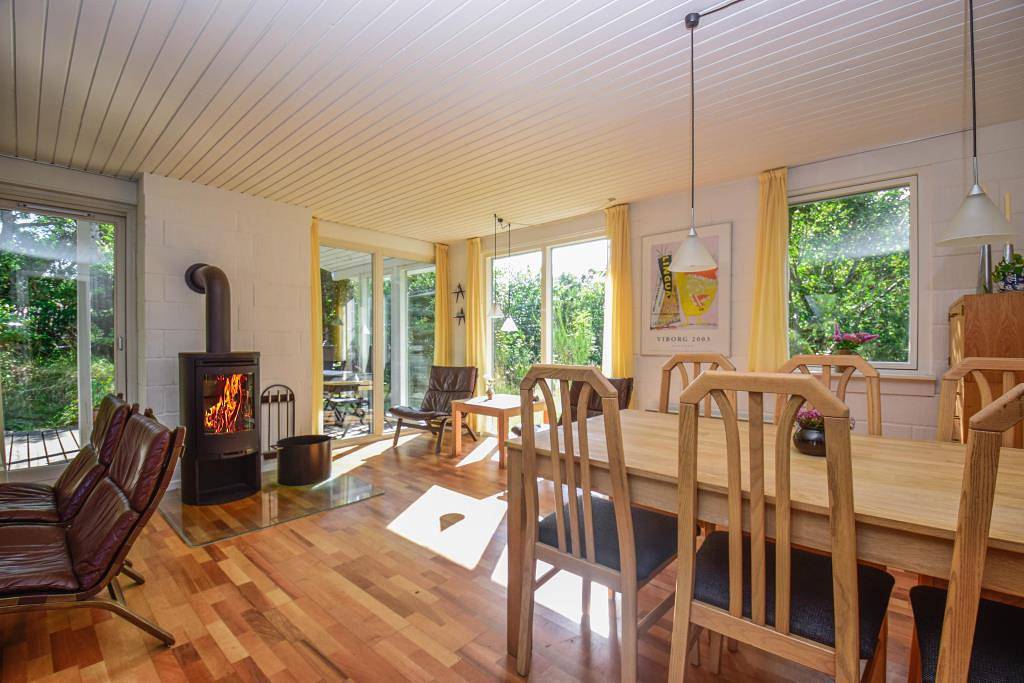 Ferienhaus am Nissum Fjord mit komplett eingezäuntem Grundstück und überdachter Südterrasse in Ulfborg, Nissum Fjord