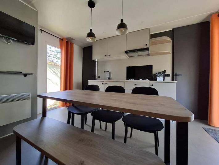 Location de vacances pour 6 personnes, avec piscine et jardin ainsi que jacuzzi et terrasse à Mouilleron-le-Captif - 4